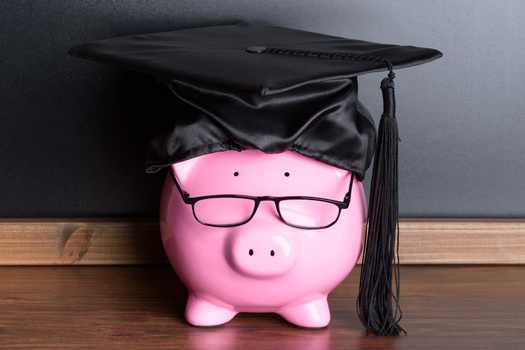 Washington state ranks 22nd in average student debt. (Andrey Popov/Adobe Stock)