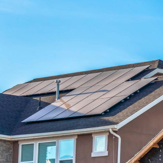 Idaho Power wants to reduce the rate it pays rooftop solar generators to the rate customers pay for power. (Jason/Adobe Stock)