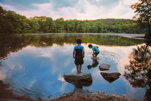 While child poverty has improved in Missouri, still 23,000 kids live in families with incomes below the poverty line. (Adobe Stock)