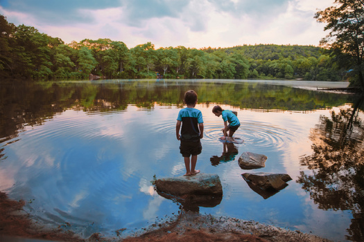 While child poverty has improved in Missouri, still 23,000 kids live in families with incomes below the poverty line. (Adobe Stock)