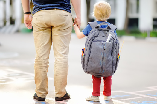 Many kids are nervous on their first day of school. (Maria Sbytova/Adobe Stock)
