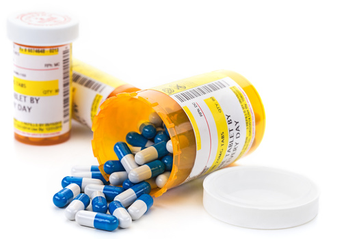 La Ley de Reducción de Inflación multaría a las compañías farmacéuticas que aumenten los precios de los medicamentos más rápido que la tasa de inflación. (Kenwnj/Adobe Stock)