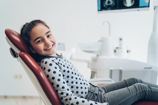 Children ages 5 to 17 miss nearly two million school days in a single year due to dental health problems, according to the Healthy Schools Campaign. (teeth.org.au)