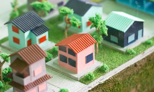 A number of cities across the country are increasingly using tiny homes as cost-saving alternatives to help shelter people experiencing homelessness. (Sirikornt/Adobe Stock)