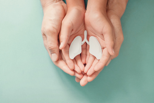 There will be about 25,000 new cases of lung cancer in Oregon this year, according to the American Cancer Society. (sewcream/Adobe Stock)