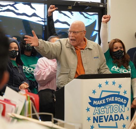 AFSCME President Lee Saunders rallies union workers in Las Vegas on Wednesday. (Emiliano Martinez/AFSCME)