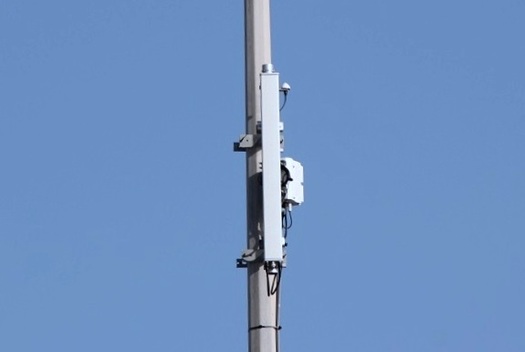 Small cell facilities are often attached to utility poles within the public right-of-way. (Oxford Science/Wikimedia Commons)