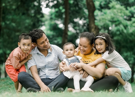 Under the Expanded Child Tax Credit, the number of American children living in poverty in 2021 dropped by 46%. (Pexels)