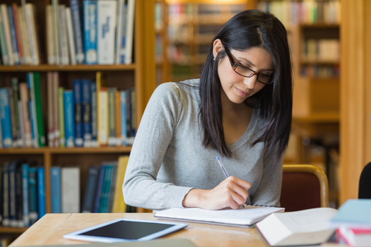 Oregon community college students who completed credentials or transferred within four years increased from 45% to 51% between 2017 and 2021. (WavebreakmediaMicro/Adobe Stock)