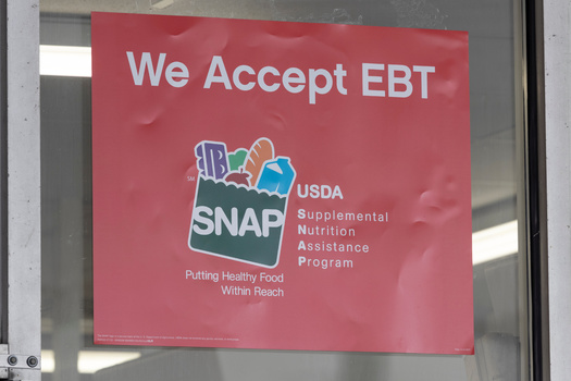 SNAP helps hundreds of thousands of Oregonians but excludes people with undocumented immigration statuses. (jetcityimage/Adobe Stock)