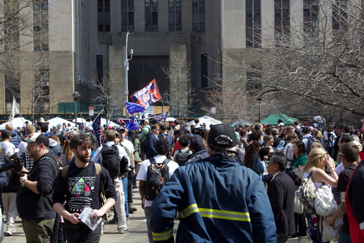 A Quinnipiac Poll finds a majority of Democrats and Independent voters, 88% and 55% respectively, feel criminal charges should disqualify former President Donald Trump from running for reelection. (Wikimedia Commons)