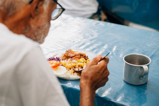 In today's economy, new research suggests families making less than $75,000 annually may sometimes struggle to feed their families. (Adobe stock)