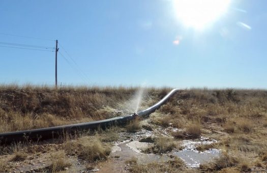 The American Geosciences Institute says the enormous size of the oil and gas industry results in huge volumes of oil and produced water, which lead to thousands of spills every year. (Photo courtesy of WildEarth Guardians)