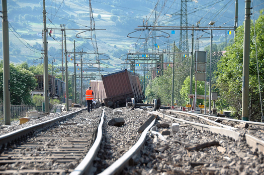 It would have taken approximately 815,000 additional trucks to handle the 14.7 million tons of freight that originated by rail in Tennessee in 2021, according to the Association of American Railroads. (Fabrus/AdobeStock)