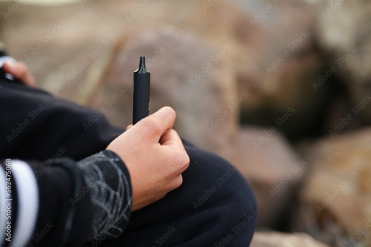 While cigarette pollution takes up to 10 years to degrade, disposable vapes are not biodegradable. Experts said the cartridges endanger ocean creatures inadvertently consuming the plastics. (Adobe Stock)