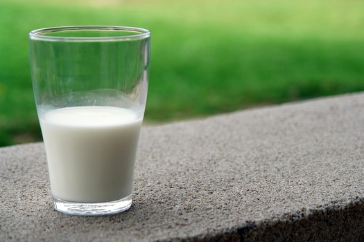 Roughly 30 states now allow some form of raw-milk sales, including North Dakota. (Pixabay)