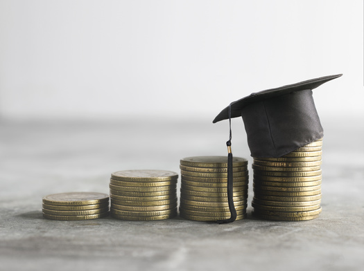 Many colleges use sophisticated algorithms to decide the size of tuition discounts, designed to enhance enrollment. (Fotobieshutterb/Adobestock)