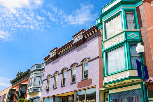 Policy analysts say if retail chains flood too many small towns, pushing out Main Street businesses in the process, these communities could lose tourists seeking the local charm of places like boutiques and independent bookstores. (Adobe Stock)