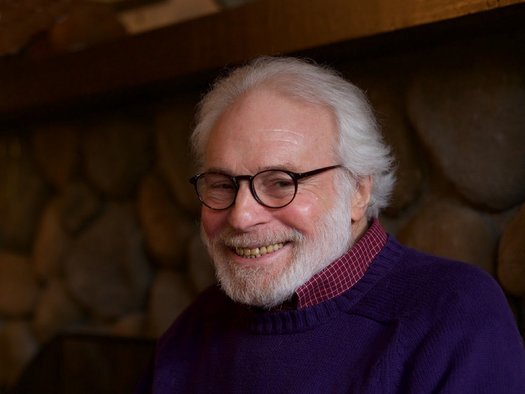 Peter Sussman es uno de los tres pacientes con discapacidad que han solicitado intervenir en una demanda contra la Ley de Opci�n Final de Vida de California. (Nancy Rubin)