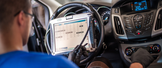 Students alternate between the classroom and dealerships in the Ford ASSET program. (guruXOX/Adobe Stock)