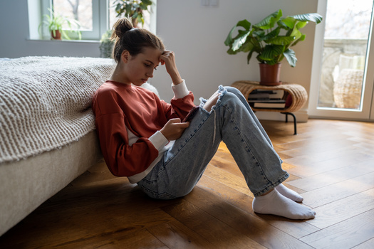 California's Family Urgent Response System's mandate is to be available to send an emergency care team to any California foster family within one hour. (DimaBerlin/Adobestock)