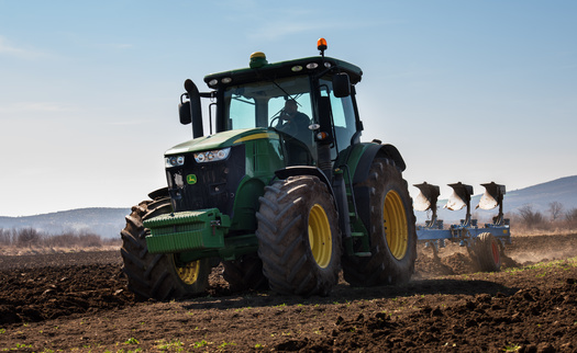 The 2022 Census of Agriculture report said Illinois has nearly 72,000 farms with an average size of 373 acres. (Adobe Stock)