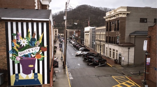 Downtown Hazard, Kentucky, is shown with one of several colorful murals added in recent years. (Austin Anthony for The Hechinger Report)