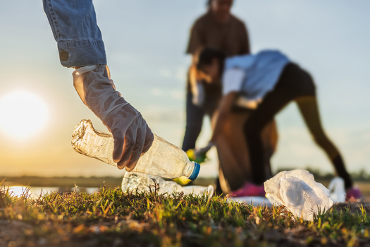 Oregonians contributed more than 88 million hours of volunteering in 2021. (lovelyday12/Adobe Stock)