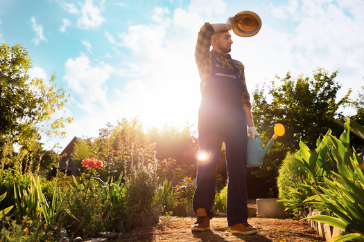 According to the Environmental Defense Fund, U.S. agricultural workers face an average of 21 unsafe working days per summer growing season because of heat. (KUBE/Adobe Stock)