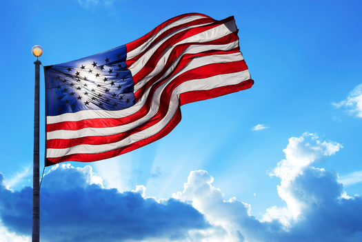 Aproximadamente una cuarta parte de los estadounidenses tienen opiniones desfavorables tanto del expresidente Donald Trump como del presidente Joe Biden. (Christian Delbert/Adobe Stock)