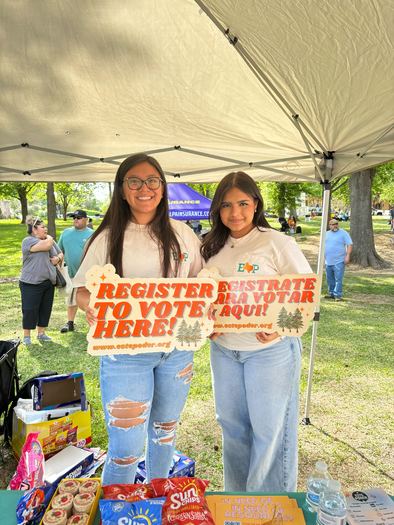 Student Fellows, Lorena and Camila, participating at a community event in Tyler, TX. (photo courtesy of Este Poder)