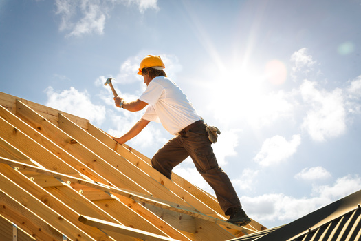 Workers can file safety or heat-related complaints at the Cal/OSHA office nearest their work site or by calling 866-924-9757. (Sculpies/Adobe Stock)