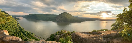 A 2015 NOAA report finds GE didn't do enough dredging in the Hudson River, and the EPA didn't force the company to do more. (Adobe Stock)