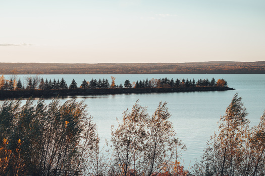 Wisconsin has roughly 800 miles of coastline on Lake Superior and Lake Michigan. (MelissaMN/Adobe Stock)