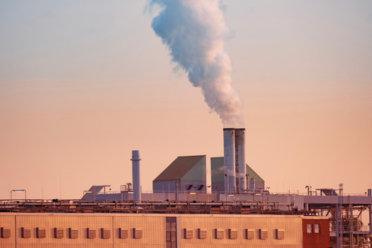 A Great Plains Institute study found health benefits valued at $73.4 million to $165.4 million from reducing harmful co-pollutants by installing carbon capture technologies in the Gulf Coast region.(kittyfly/Adobe Stock)