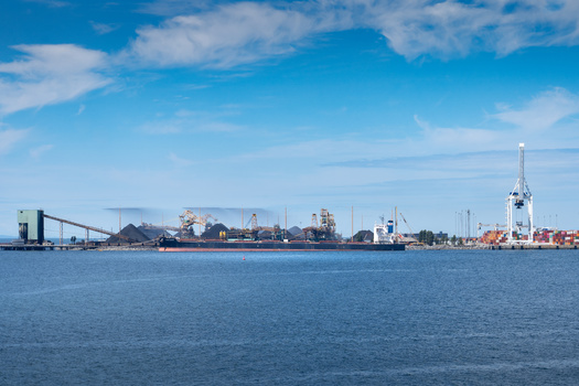A Great Plains Institute study found health benefits valued at $63.8 million to $144 million from reducing harmful co-pollutants by installing carbon capture technologies in the Midwest region. (Ramon Cliff/Adobe Stock)