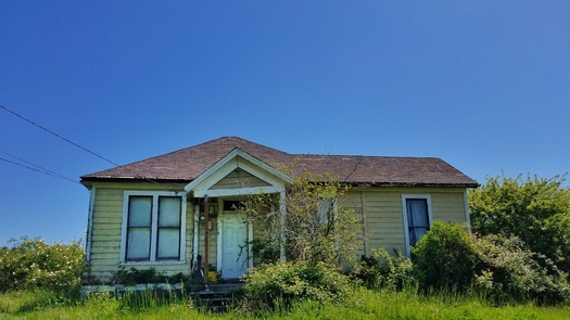 A new report by The Fair Housing Center of Central Indiana reveals Indiana's housing is aging, with 15% of homes and rental properties built before 1939. (Adobe stock)