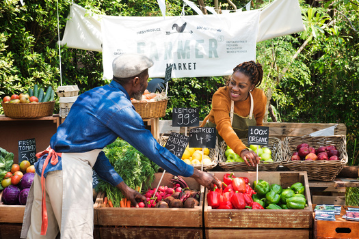 Hasta ahora, 34 mercados de agricultores, centros de alimentos y establecimientos minoristas en todo el estado ofrecen Colorado SNAP Produce Bonus. (Adobe Stock)