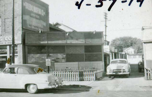 Toledo's Dorr Street once boasted more than 130 businesses between Collingwood Blvd. and Detroit Ave., including retail shops, restaurants, lodging, medical offices, entertainment venues, and services like auto repair, laundry and beauty salons. (Wikimedia Commons) 