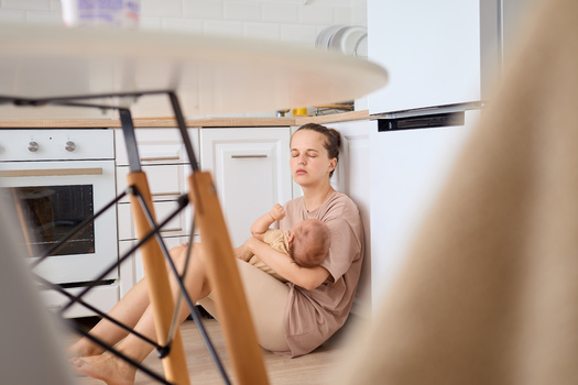 If postpartum depression symptoms last longer than a few weeks, mothers are encouraged to talk to their doctor. (sementsova321/Adobe Stock)