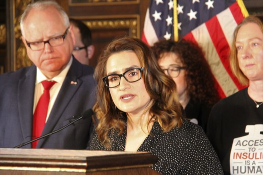 La vicegobernadora de Minnesota, Penny Flanagan, podr�a convertirse en la primer mujer nativa americana en ocupar el cargo de gobernadora si la candidatura Harris-Walz gana la Casa Blanca. (Oficina del gobernador Tim Walz y la vicegobernadora Peggy Flanagan)