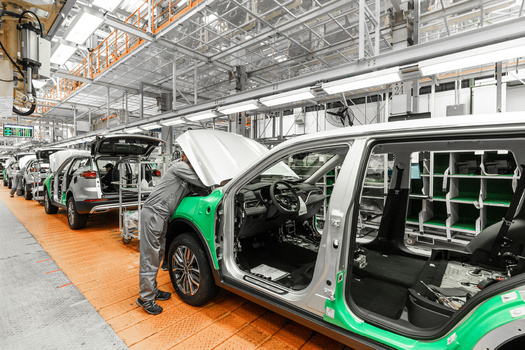 According to an industry report, clean-vehicle jobs in Minnesota grew by 13.2% in 2023, the highest of any clean-energy jobs subsector. (Adobe Stock)