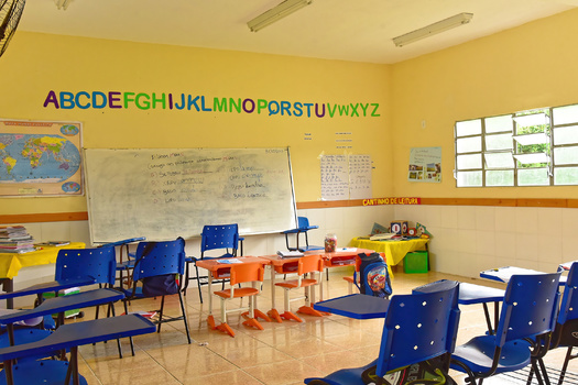A report from the Network for Public Education says four of 10 charter school closures happened without adequate notice, often occurring midyear or just before a new school year. The primary reason was insufficient enrollment, which accounted for 47% of all closures. (NuFa Studio/Adobe Stock)