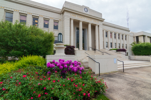 Courts across the country have ruled in favor of companies with mandatory arbitration clauses. (davidrh/Adobe Stock)