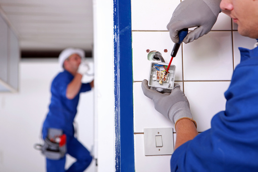There are currently 7,606 active apprentices in the state of Arizona, according to the U.S. Department of Labor. (Adobe Stock) 