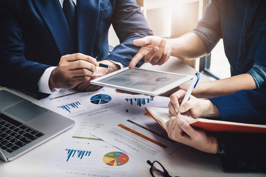 Despite the U.S. economy's ongoing resilience, a survey of public auditors reveals their economic outlook over the next 12 months is only neutral, with most believing a recession is likely on the horizon. (Adobe Stock)