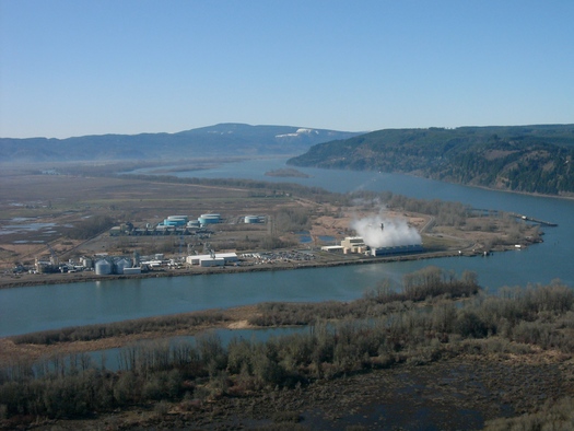 A proposed refinery project would be located at Port Westward near Clatskanie, Oregon. (Sam Beebe, Ecotrust/Wikimedia Commons)