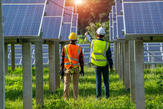 According to Environment Illinois, residential rooftop solar grew nearly 2,300% between 2017 and 2022. (Adobe Stock)