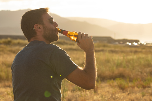 Many countries in the world have reusable bottle systems. (Alvaro/Adobe Stock) 