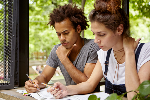 Balancing college expenses, and going through the student aid application process, is often viewed as a daunting task for most households. Backers of Minnesota's new free tuition program hope it removes a lot of stress for eligible households. (Freepik)